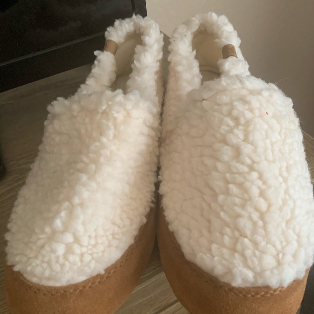 Acorn slippers